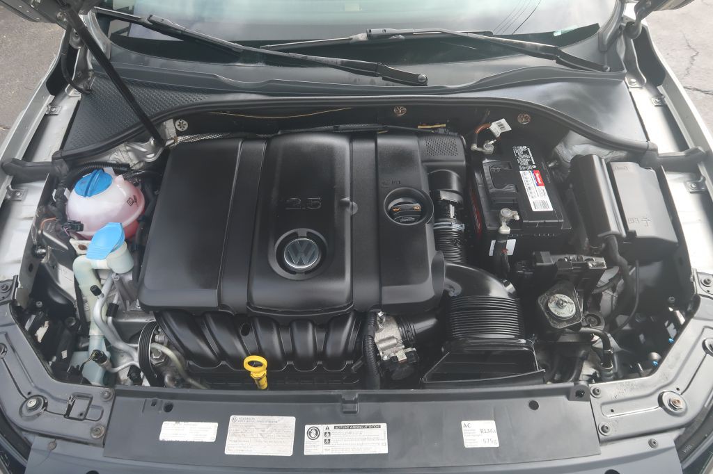 2014 Volkswagen Passat Image 12