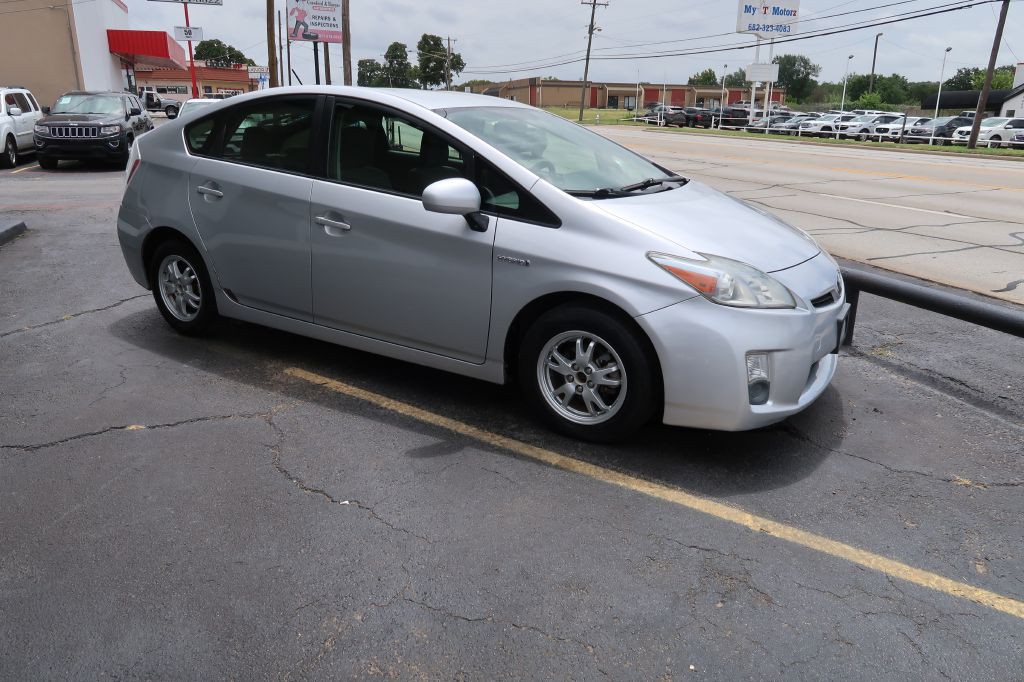 2011 Toyota Prius Image 2