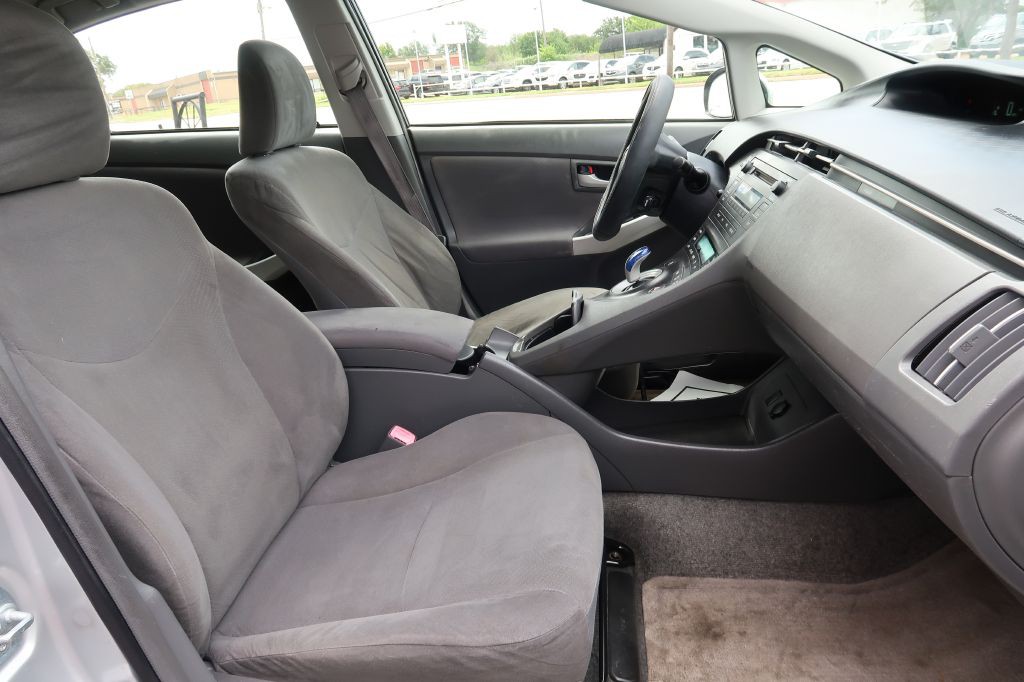2011 Toyota Prius Image 9
