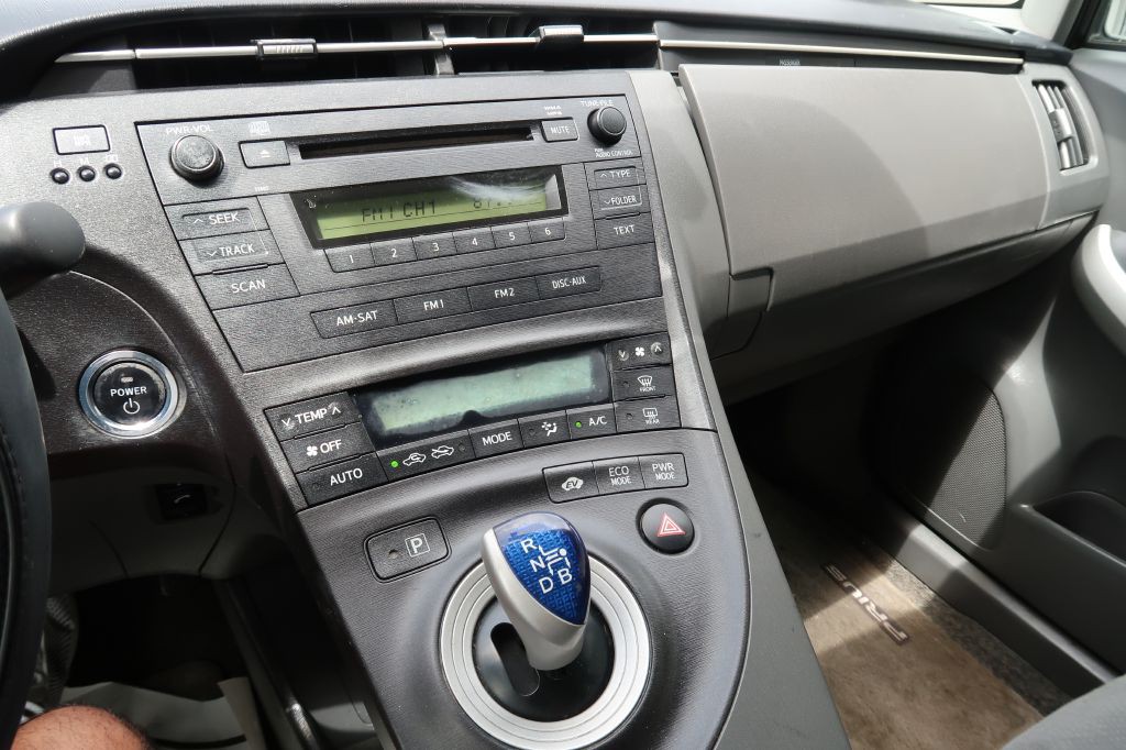 2011 Toyota Prius Image 12