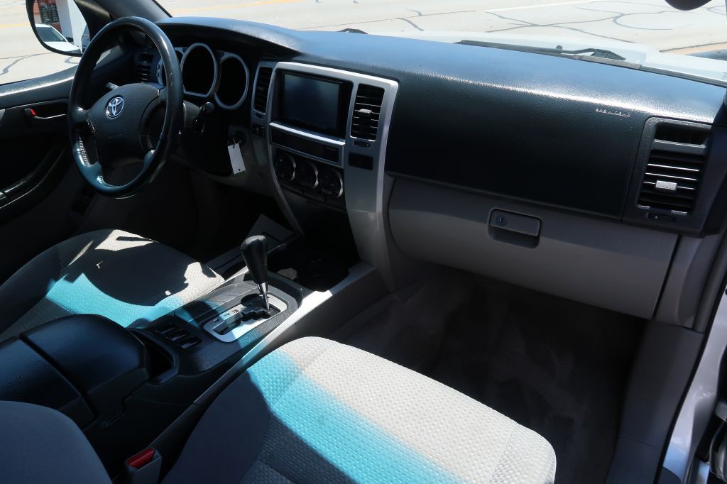 2004 Toyota 4Runner Image 11