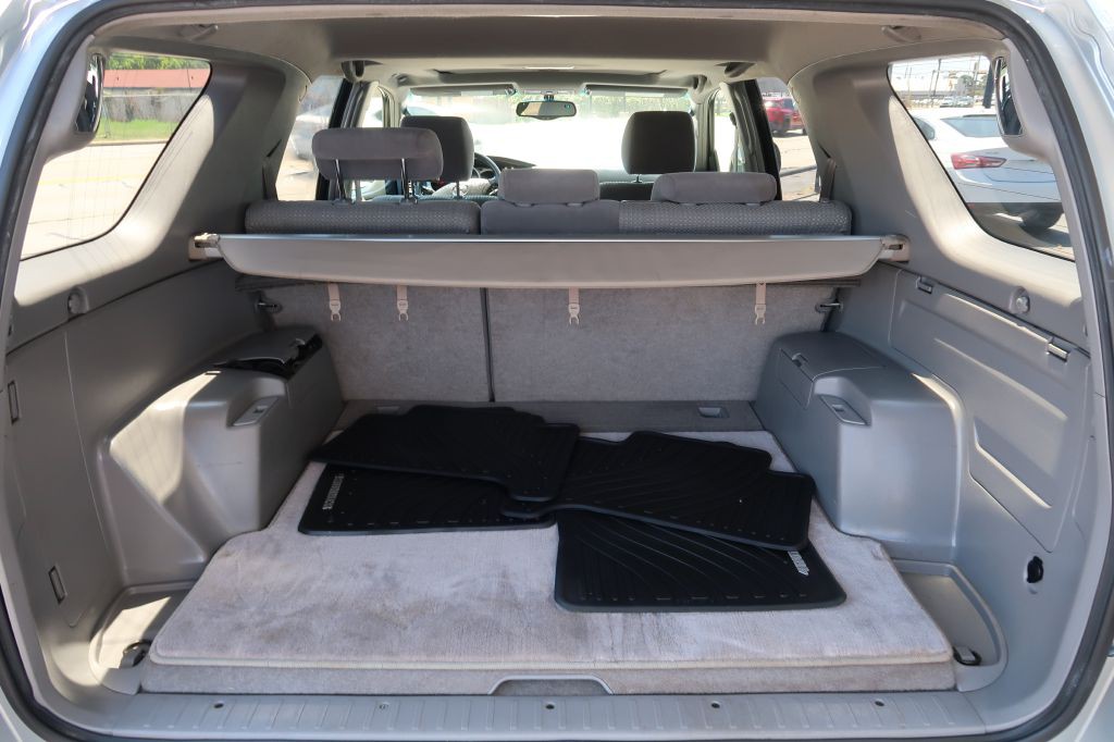 2004 Toyota 4Runner Image 12
