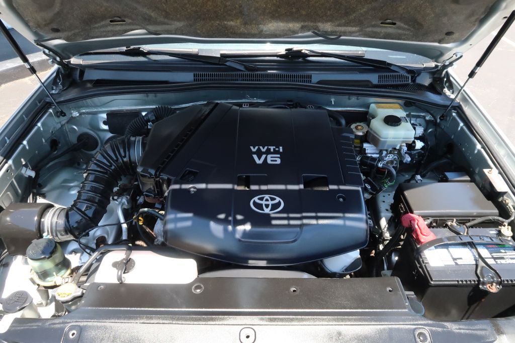 2004 Toyota 4Runner Image 13