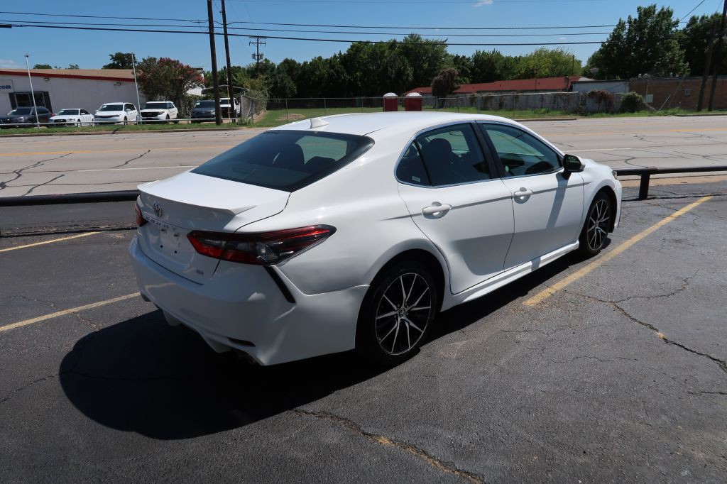 2022 Toyota Camry Image 3