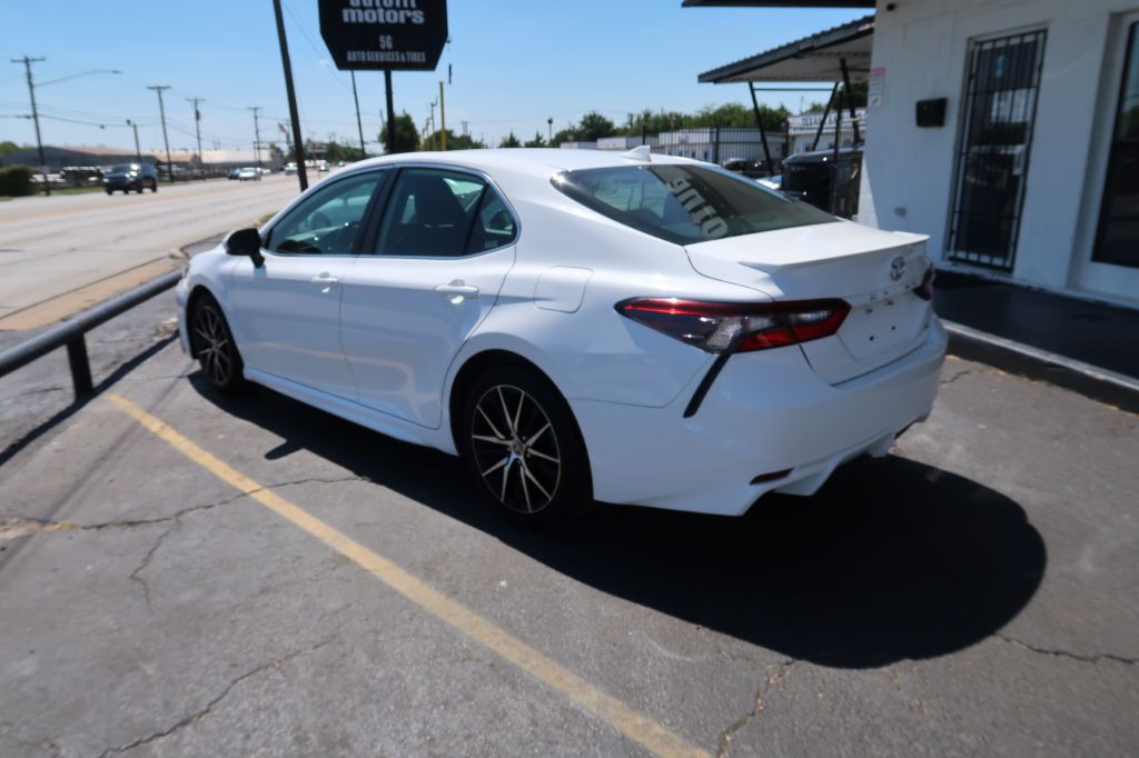 2022 Toyota Camry Image 4