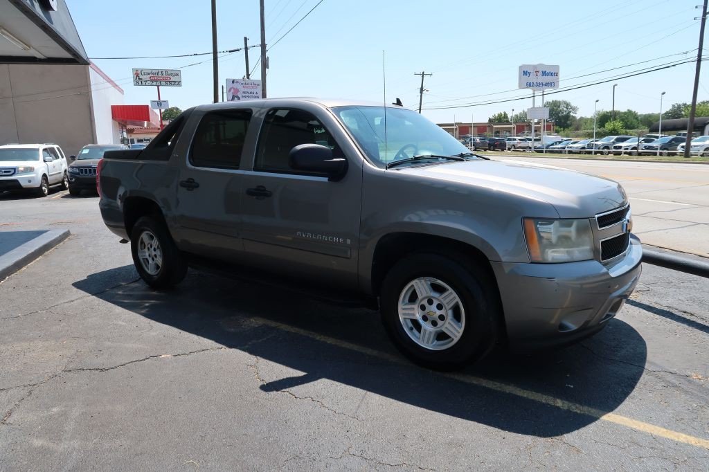 2007 Chevrolet Avalanche Image 2