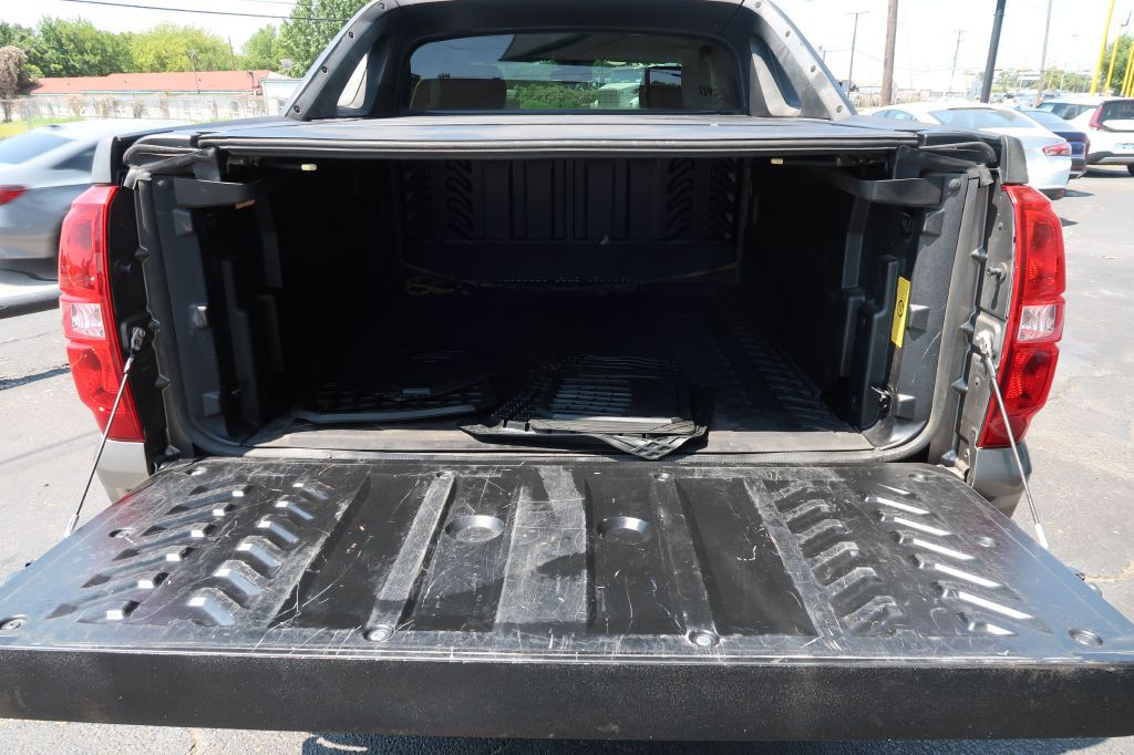 2007 Chevrolet Avalanche Image 11