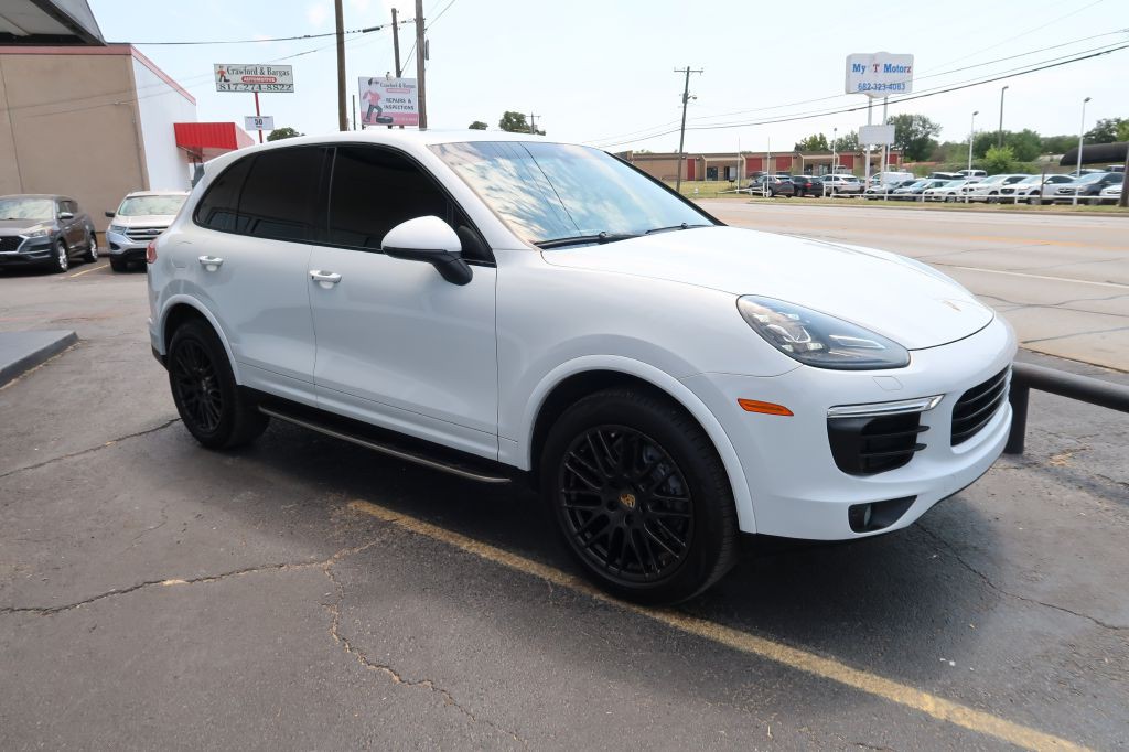 2017 Porsche Cayenne Image 3