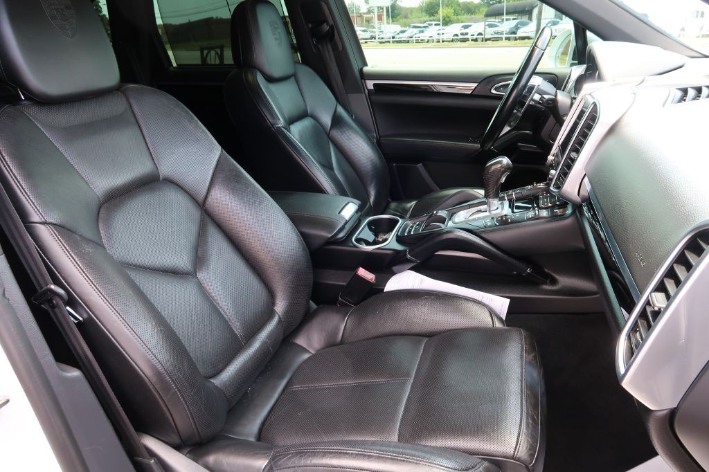 2017 Porsche Cayenne Image 11