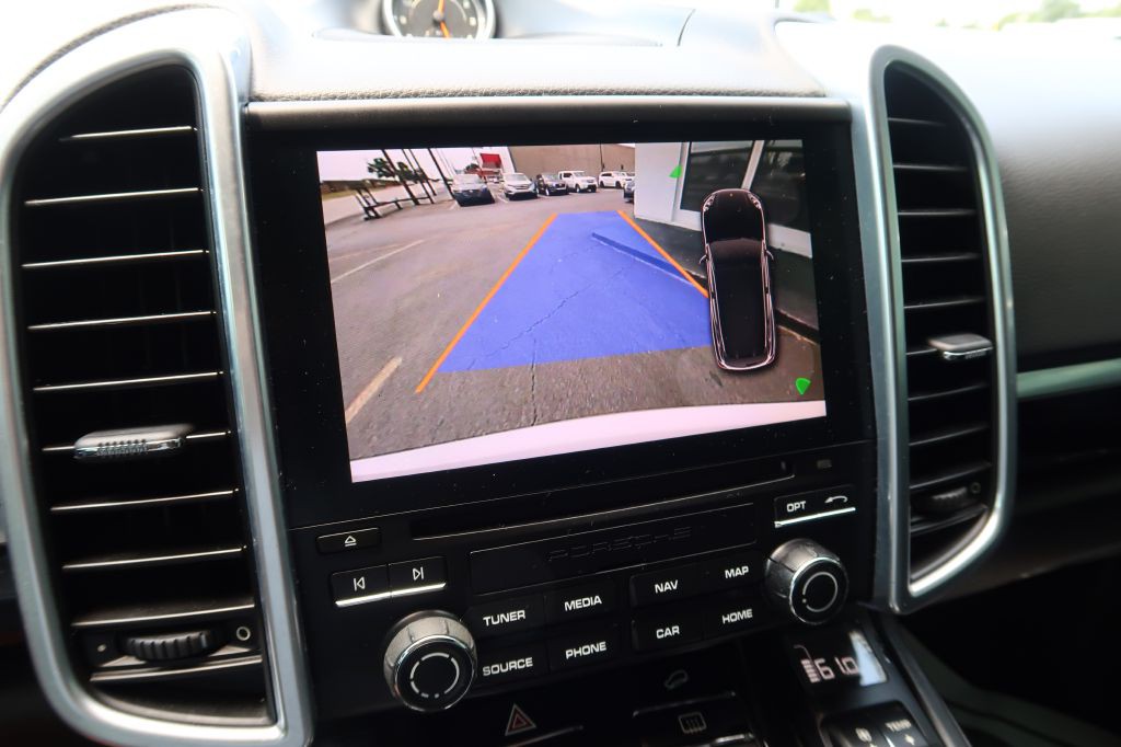 2017 Porsche Cayenne Image 17