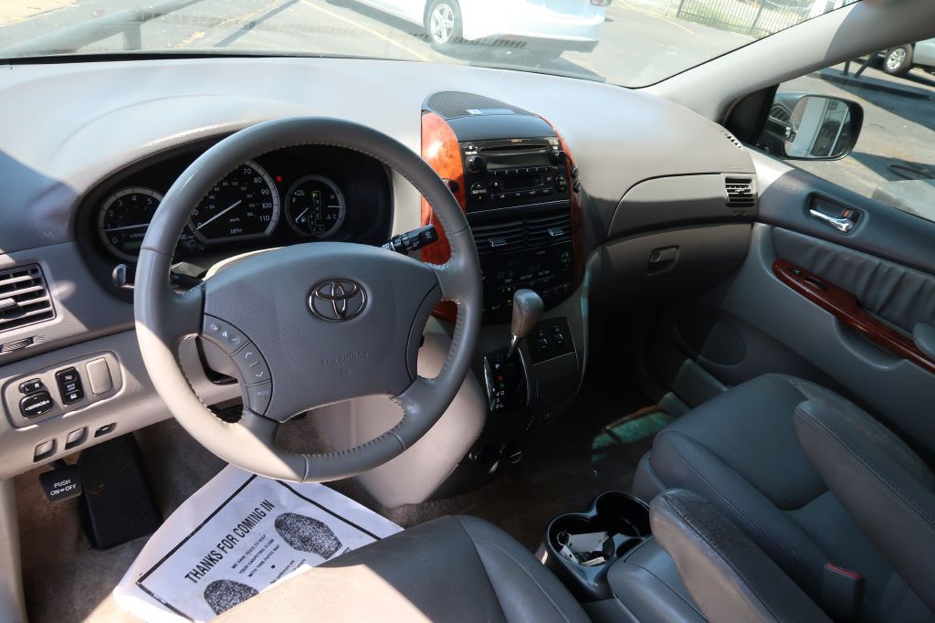 2005 Toyota Sienna Image 6