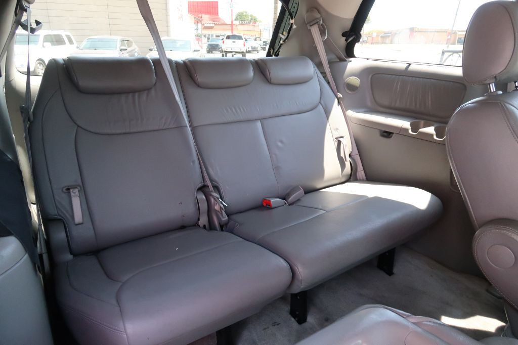 2005 Toyota Sienna Image 9
