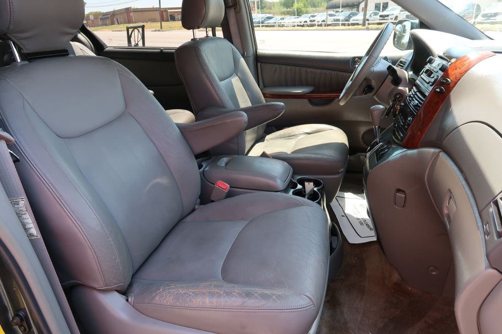 2005 Toyota Sienna Image 10