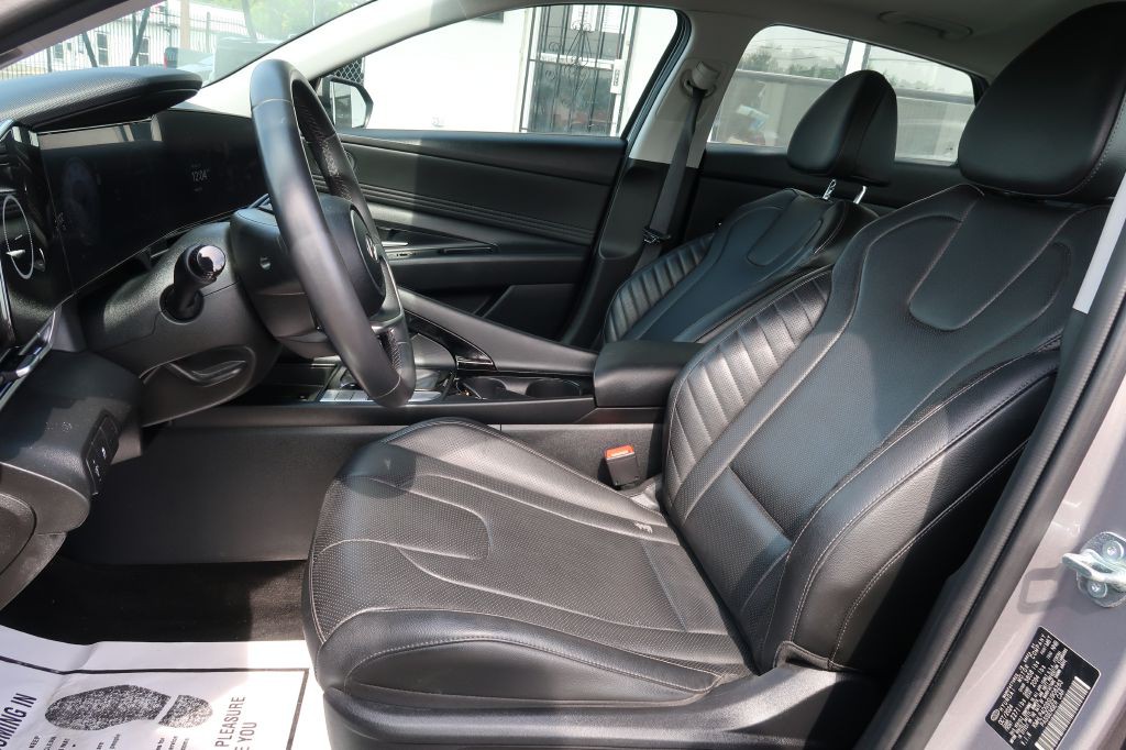 2025 Hyundai Elantra Image 5