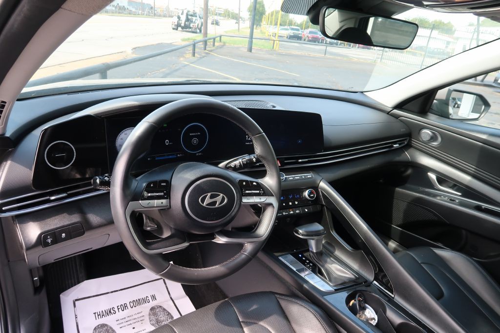 2025 Hyundai Elantra Image 6
