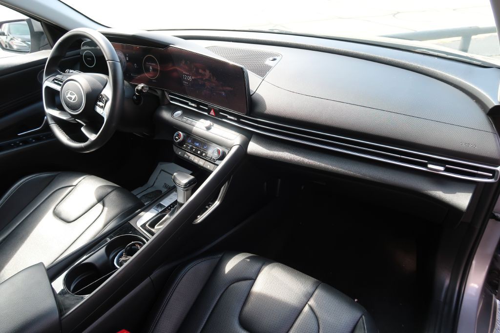 2025 Hyundai Elantra Image 10