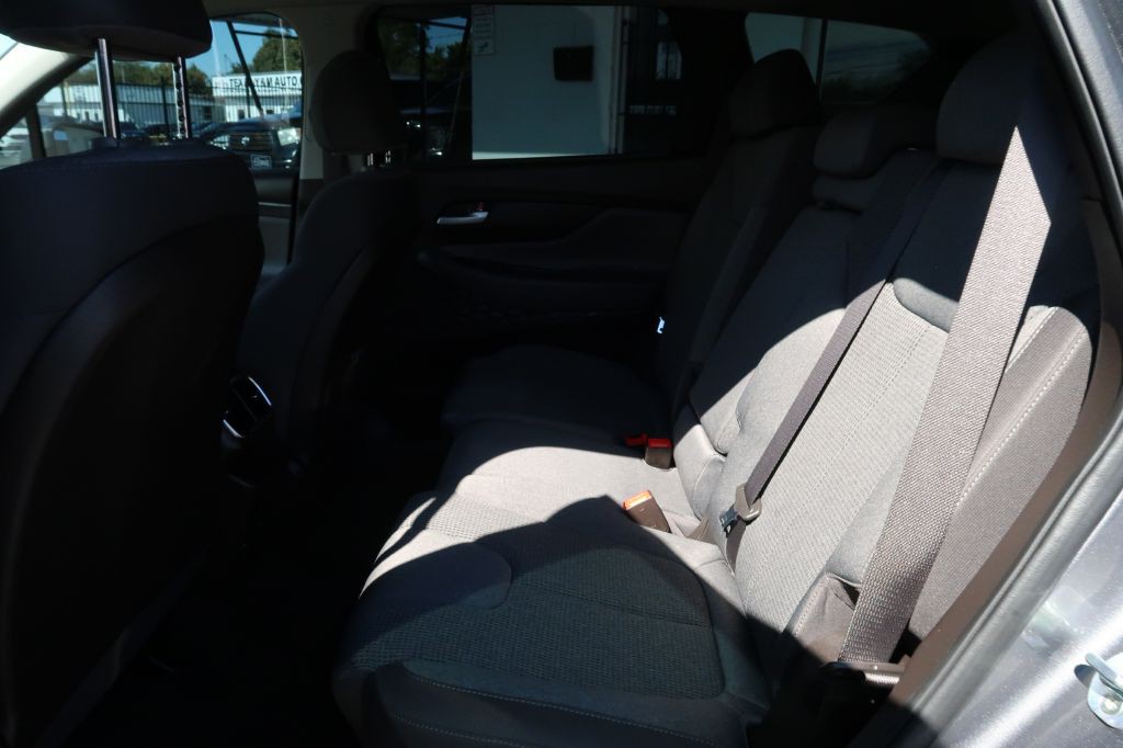 2019 Hyundai Santa Fe Image 9