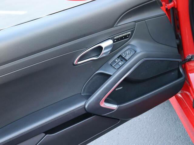 2015 Porsche Boxster Image 21