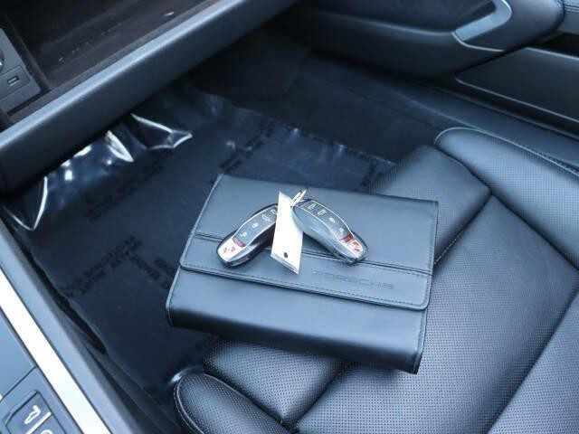 2015 Porsche Boxster Image 36