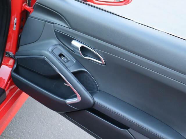 2015 Porsche Boxster Image 41