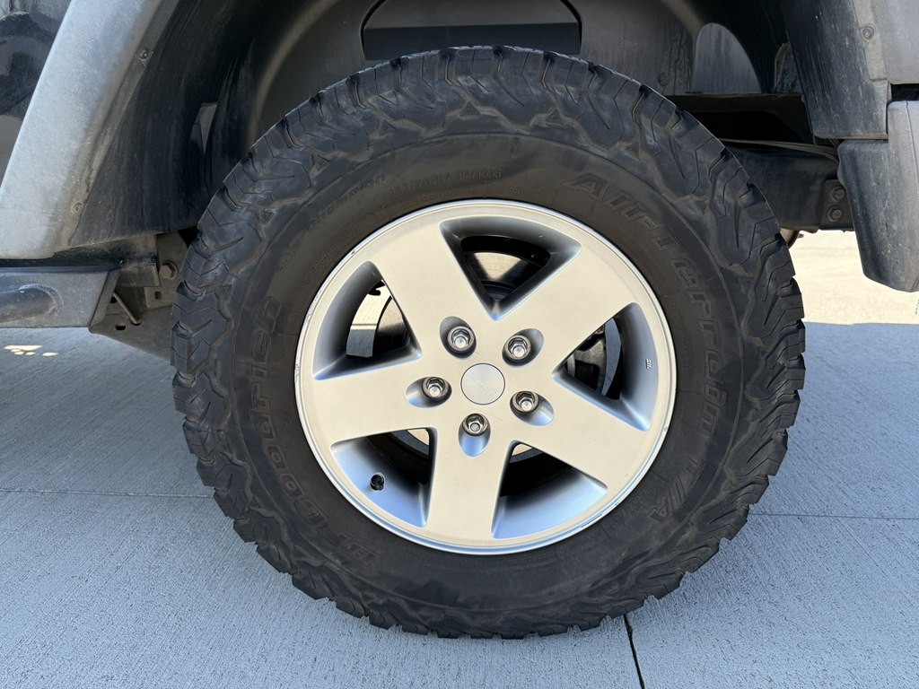 2010 Jeep Wrangler Image 13