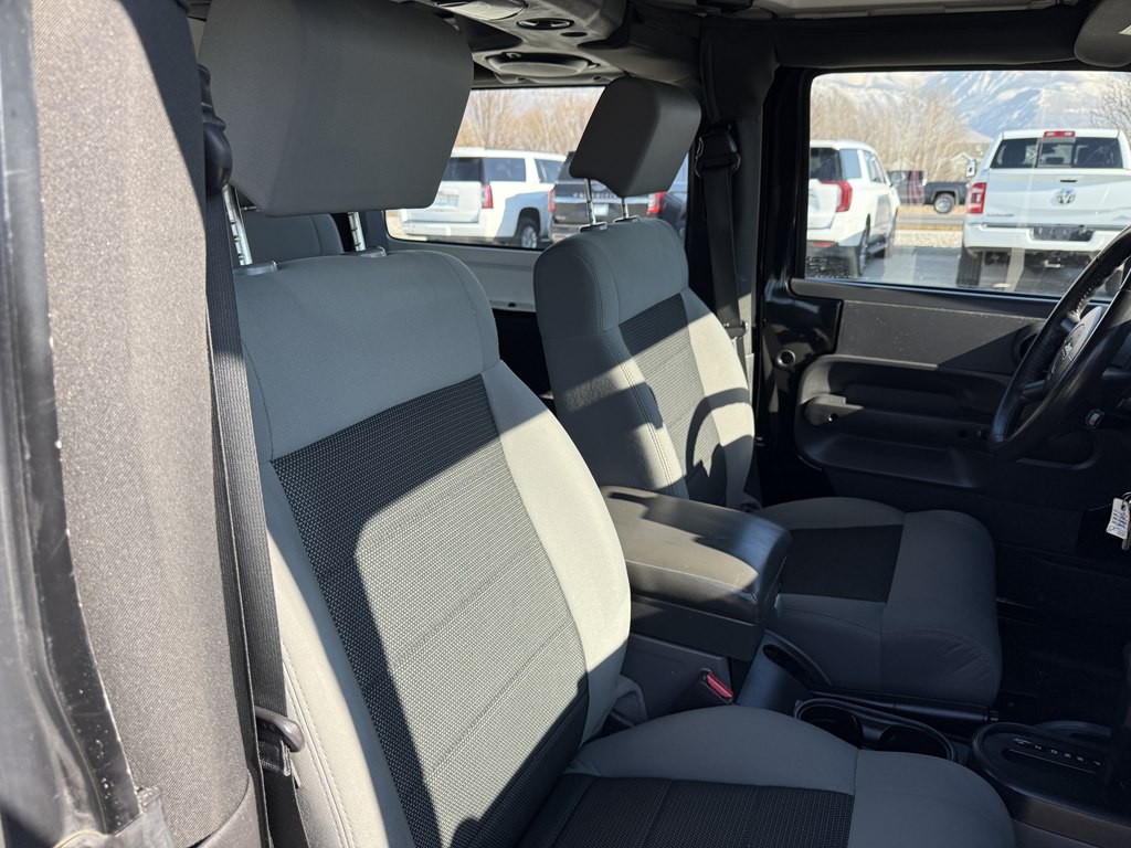 2010 Jeep Wrangler Image 24