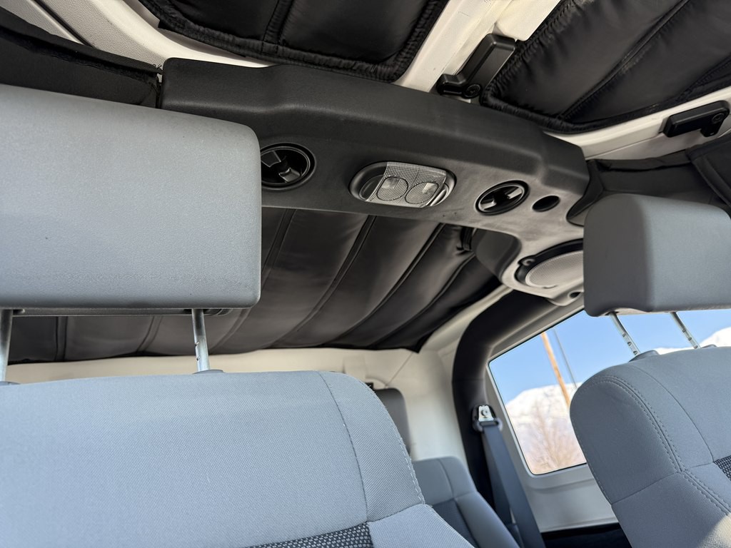2010 Jeep Wrangler Image 25