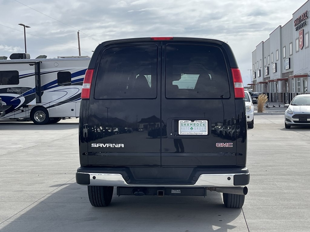 2021 GMC Savana Image 4