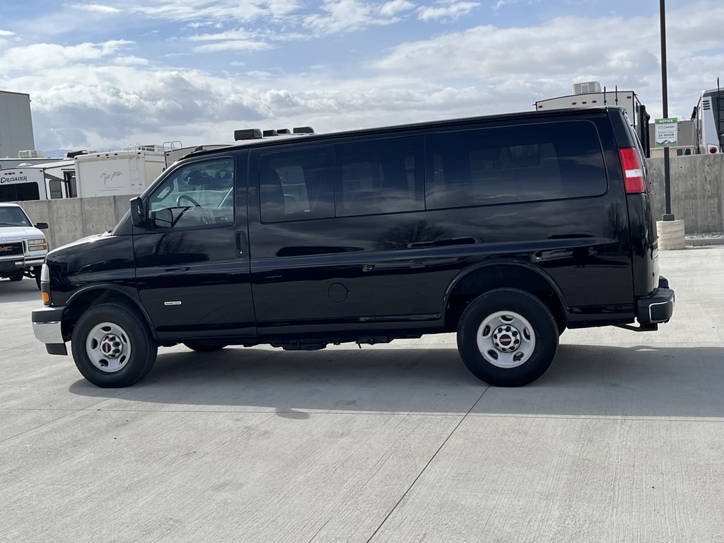 2021 GMC Savana Image 6