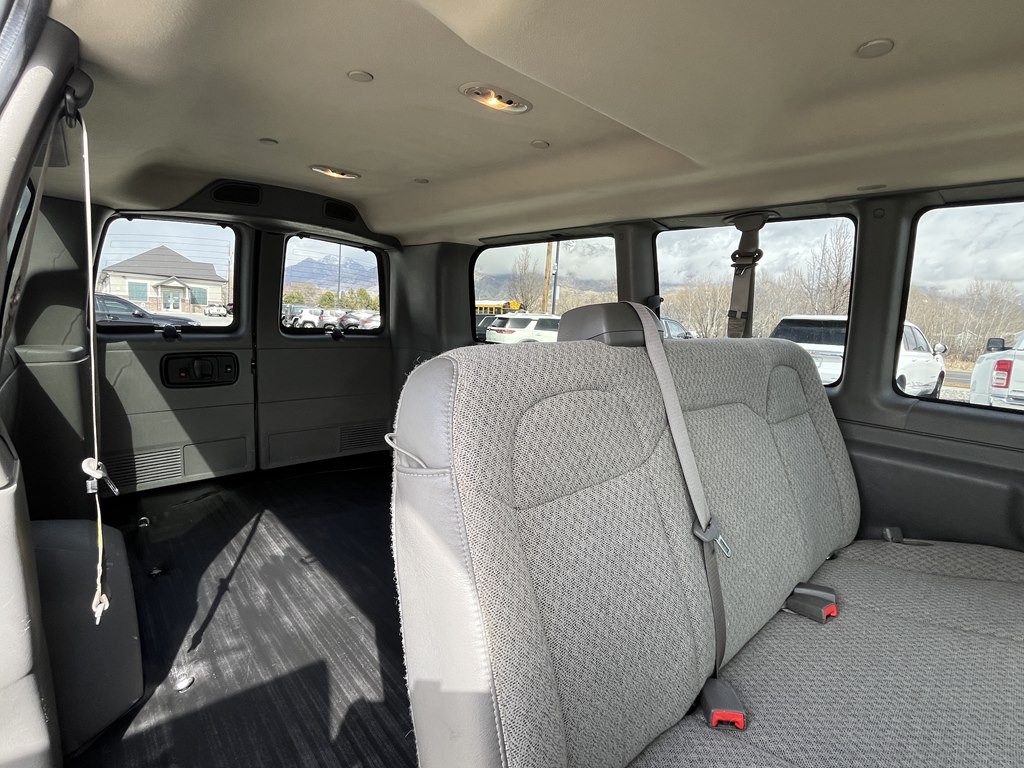 2021 GMC Savana Image 14