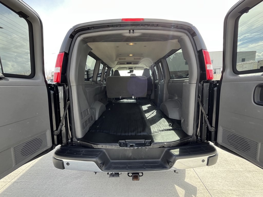2021 GMC Savana Image 15