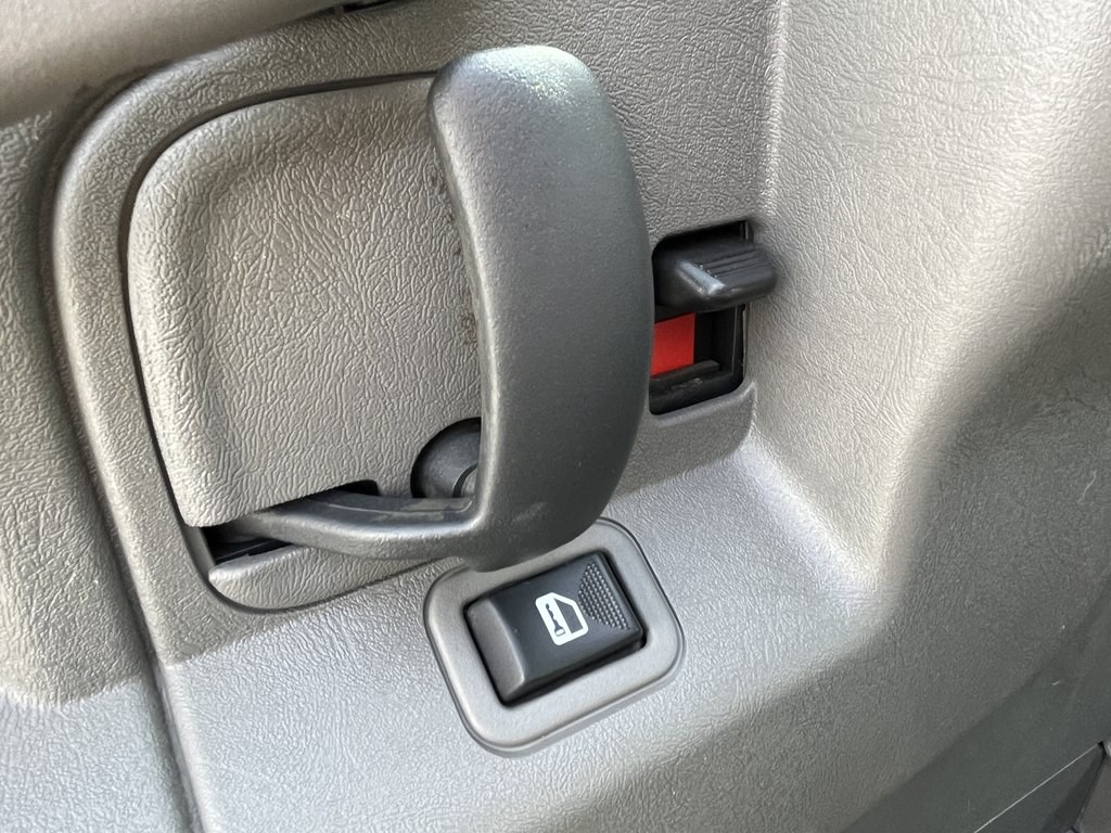 2021 GMC Savana Image 20