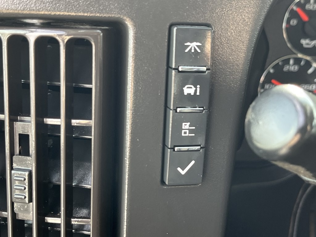 2021 GMC Savana Image 25
