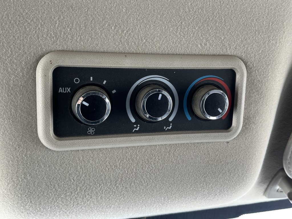 2021 GMC Savana Image 26