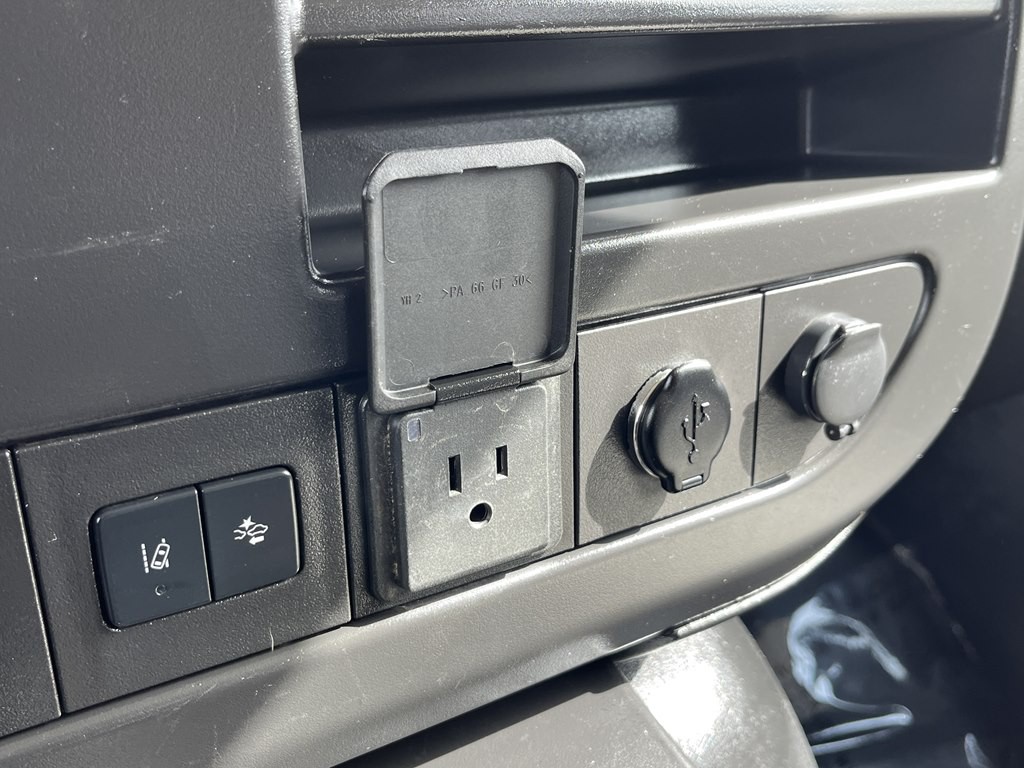2021 GMC Savana Image 28