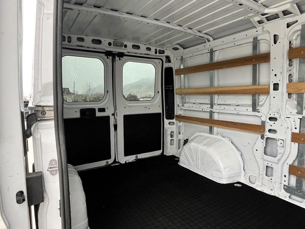 2023 RAM Promast 25lr136 Image 14