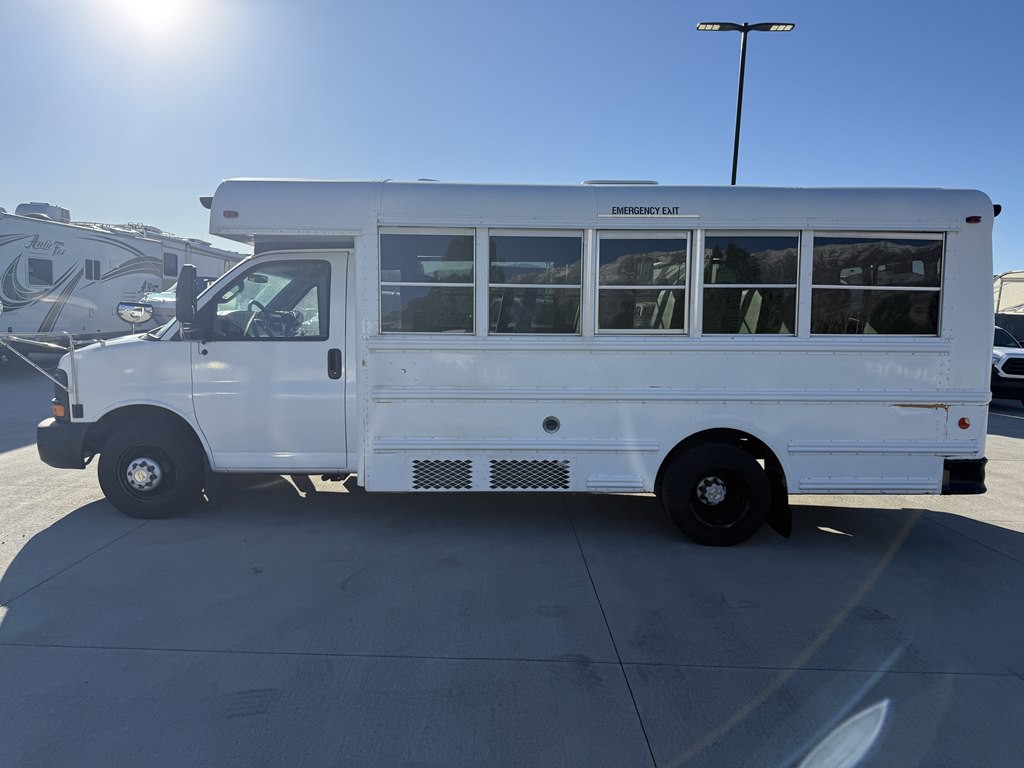 2016 Chevrolet Express Image 6