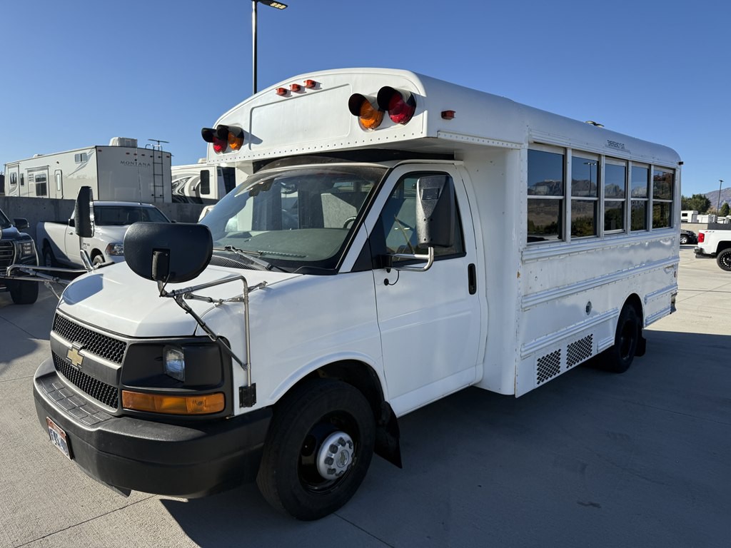 2016 Chevrolet Express Image 7