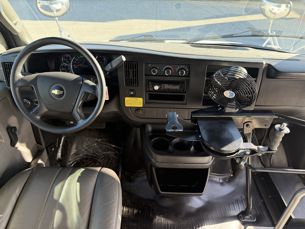 2016 Chevrolet Express Image 17