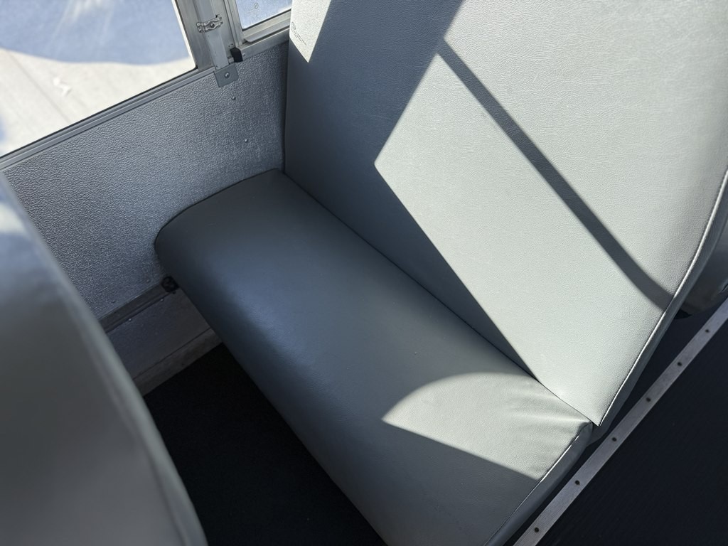 2016 Chevrolet Express Image 22