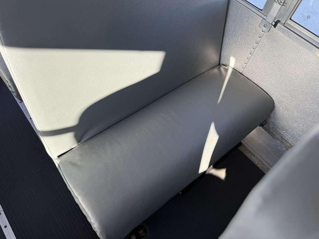 2016 Chevrolet Express Image 25
