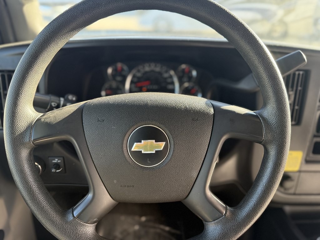 2016 Chevrolet Express Image 31