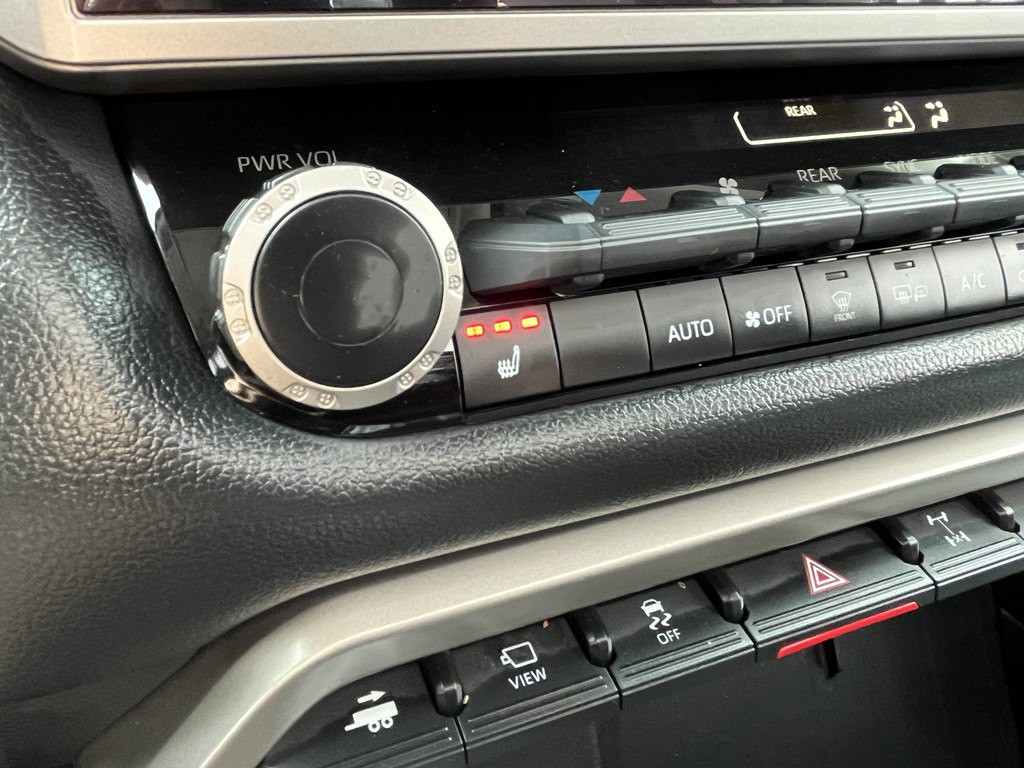 2024 Toyota Sequoia Image 36