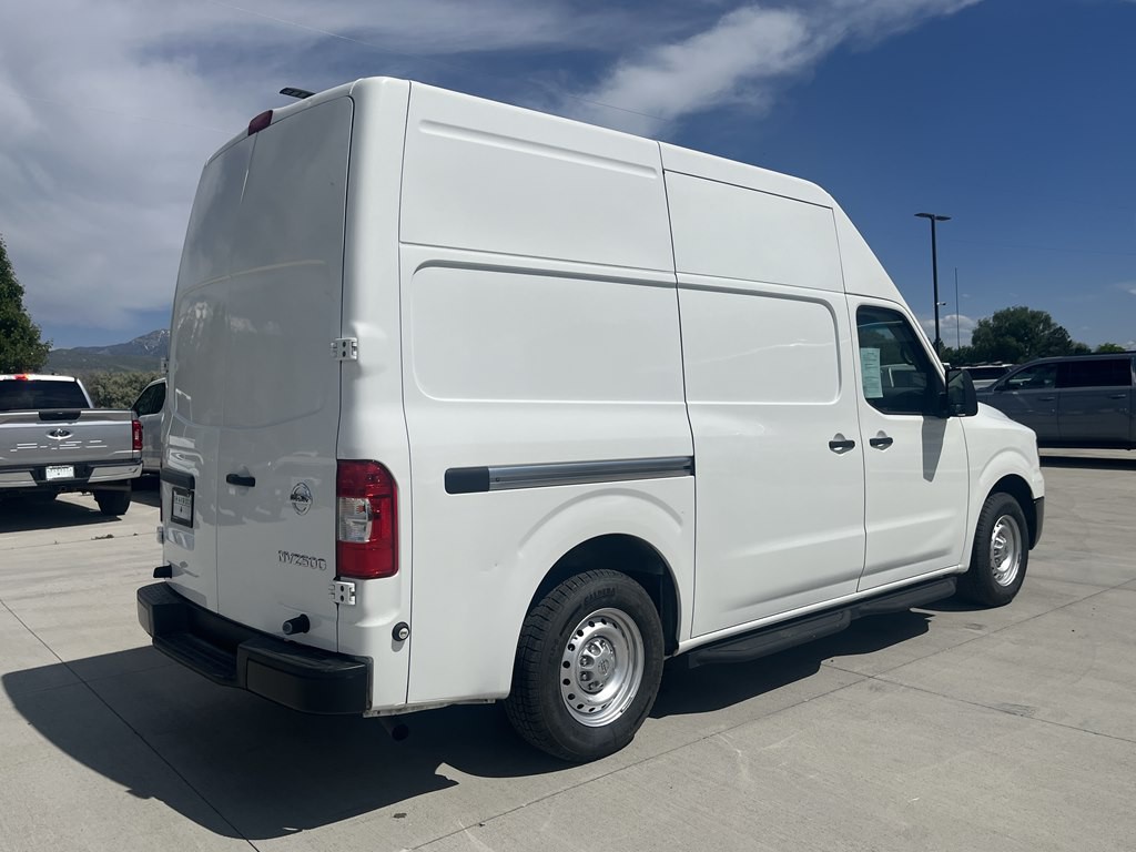 2021 Nissan NV Image 3