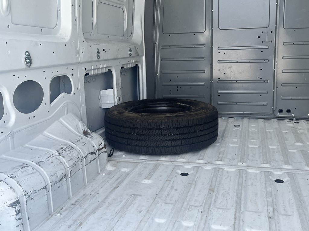 2021 Nissan NV Image 14