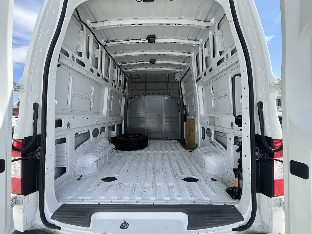 2021 Nissan NV Image 15