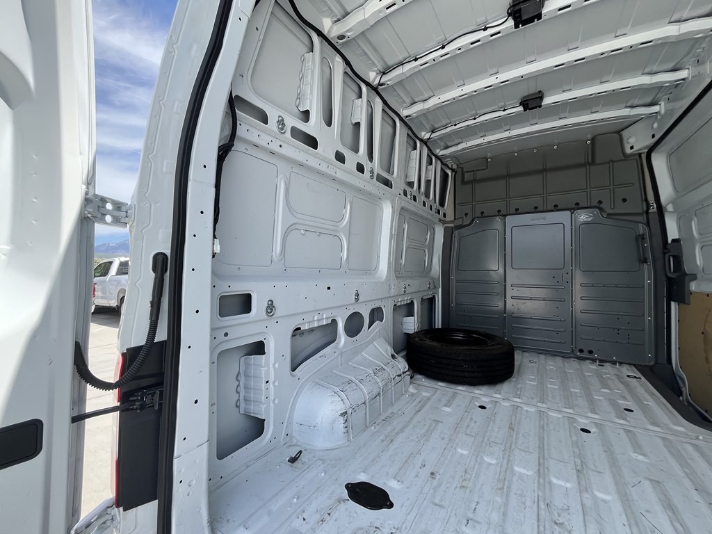 2021 Nissan NV Image 16
