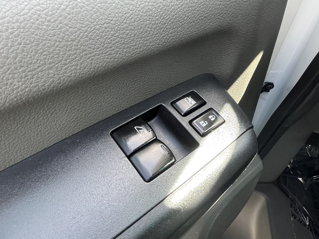 2021 Nissan NV Image 19