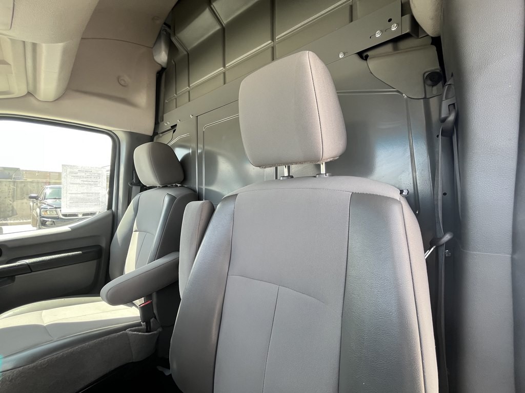 2021 Nissan NV Image 21