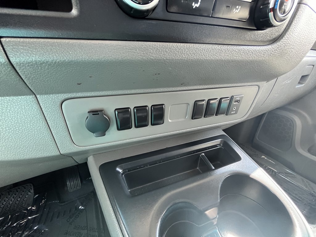 2021 Nissan NV Image 24
